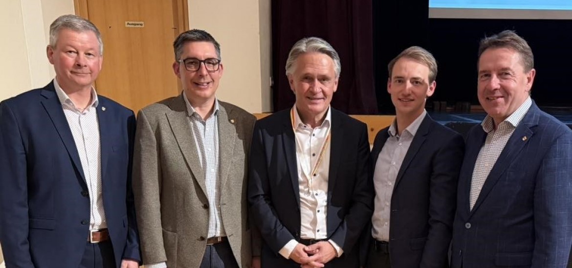 Medien, Macht & Meinung